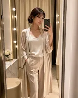 Safe Luxury Fitting Room Mirror Selfie Variant 02