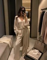 Safe Luxury Fitting Room Mirror Selfie Variant 01